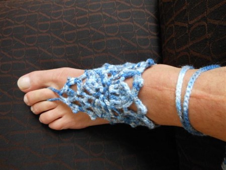 VO-005 Blote voeten sandalen in acrylgaren 8,50 euro